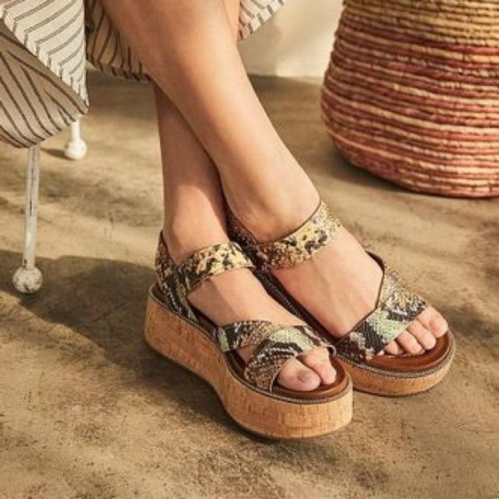 Franco Sarto Ozio Faux Snakeskin Studded Trim Platform Wedge Sandals Size 8 NWOT